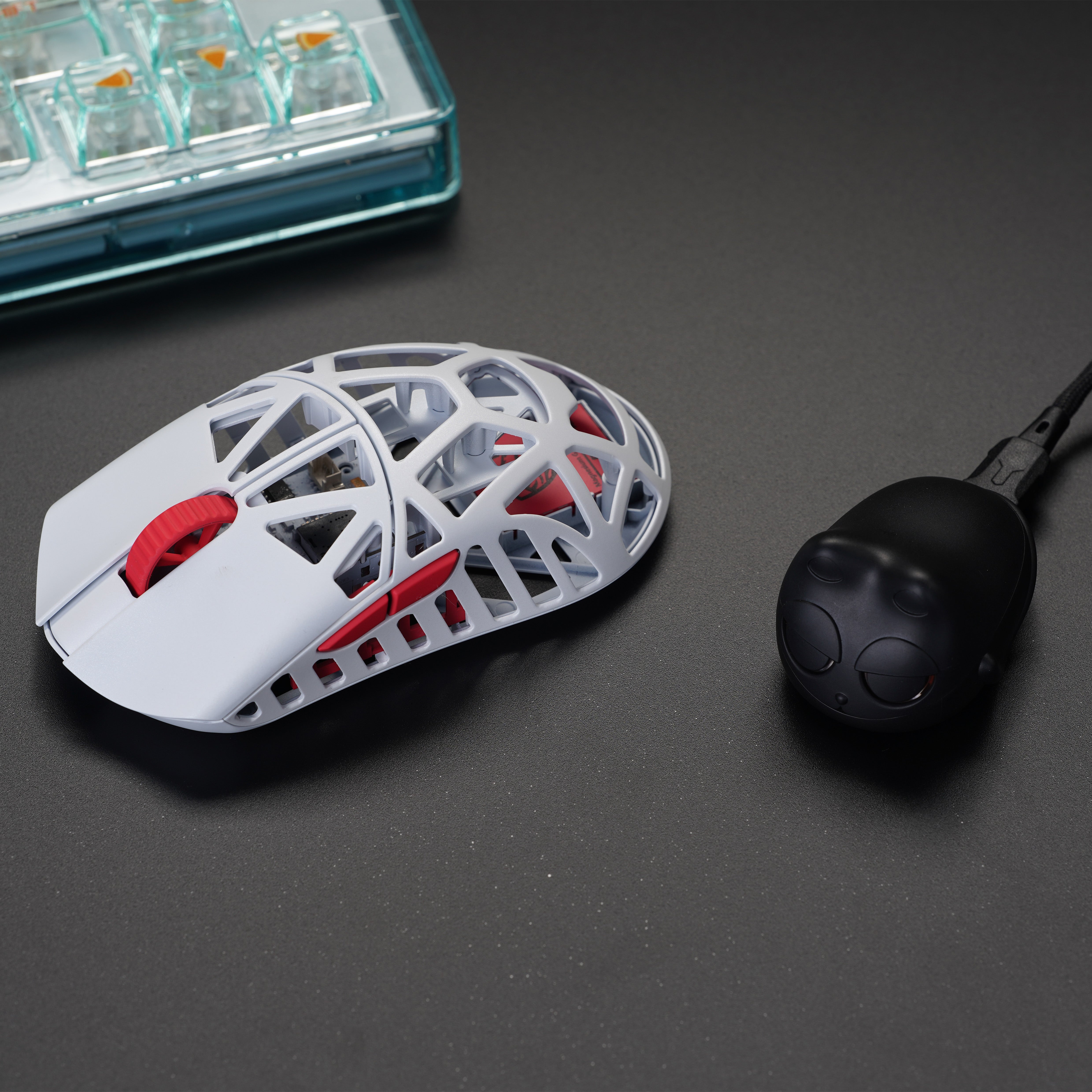 BEAST X Miniワイヤレスゲーミングマウス